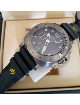 Panerai (PN 16) Submersible Regatta